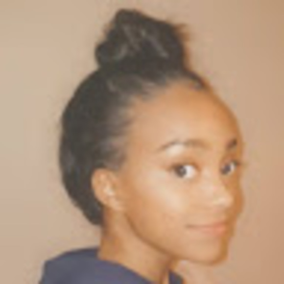 Meet your Posher, Issa - Picture 1 of 1
